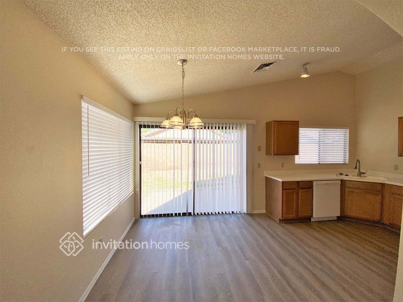 Building Photo - 73 S Sunflower Ct