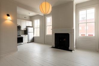 Building Photo - 82 Wentworth St