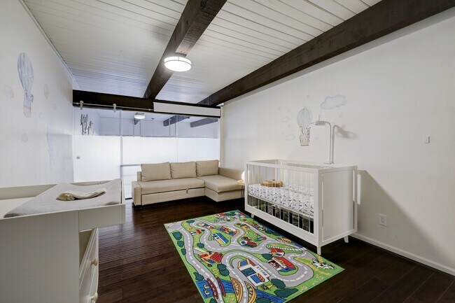 Building Photo - 2117 1/2 Hazard St