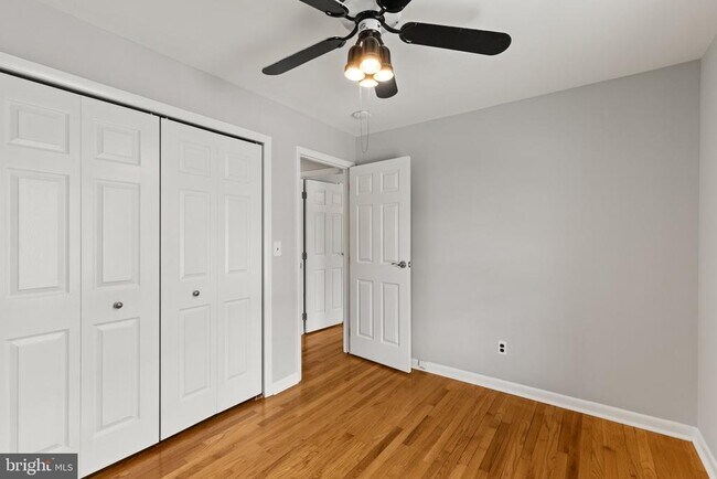 Building Photo - 8006 Woodhaven Ct