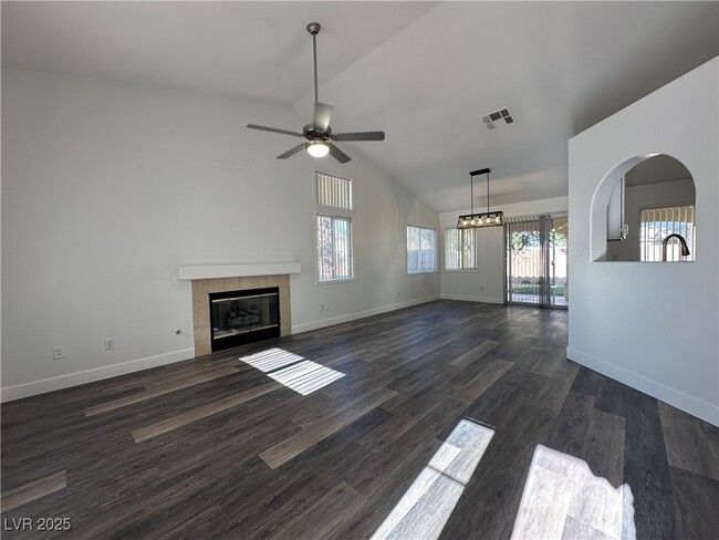 Building Photo - 2854 Cordillera Dr