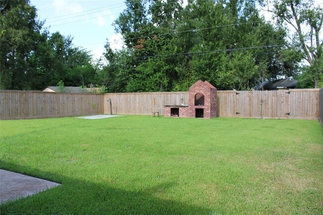 Building Photo - 6239 Hollow Pines Dr