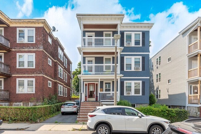 Primary Photo - 67 Whitten St