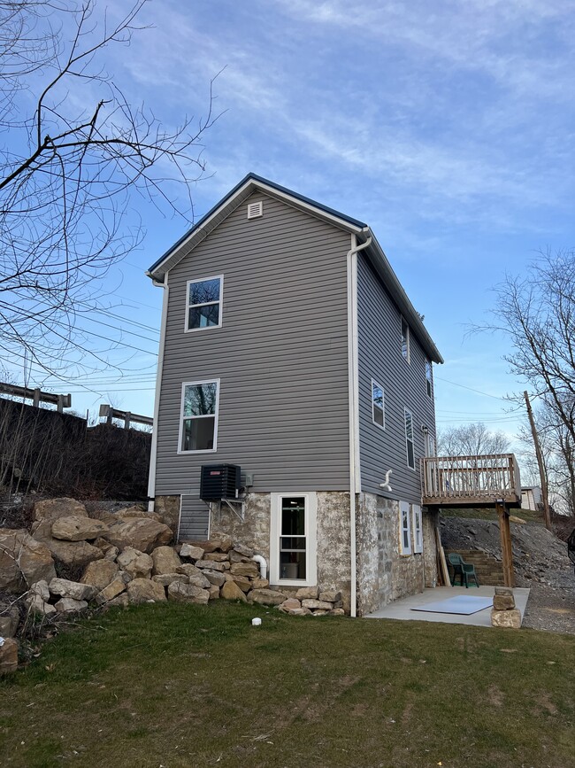 Building Photo - 106 Ralston Rd