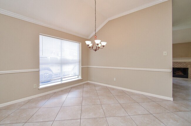 Building Photo - 20430 Drakewood Dr