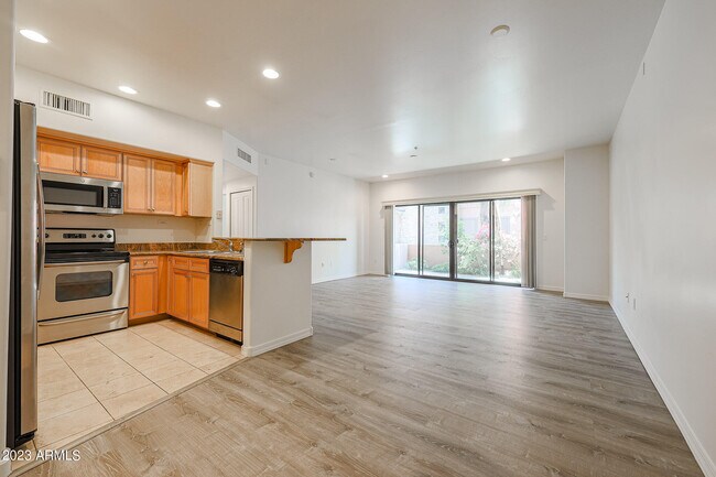 Building Photo - 20660 N 40th St