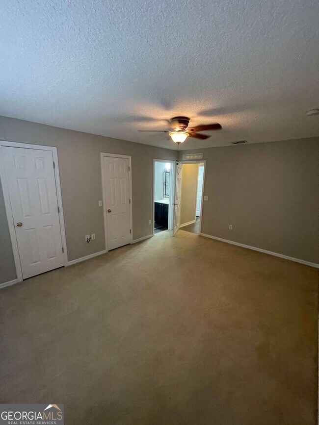 Building Photo - 421 Brooklet Cir