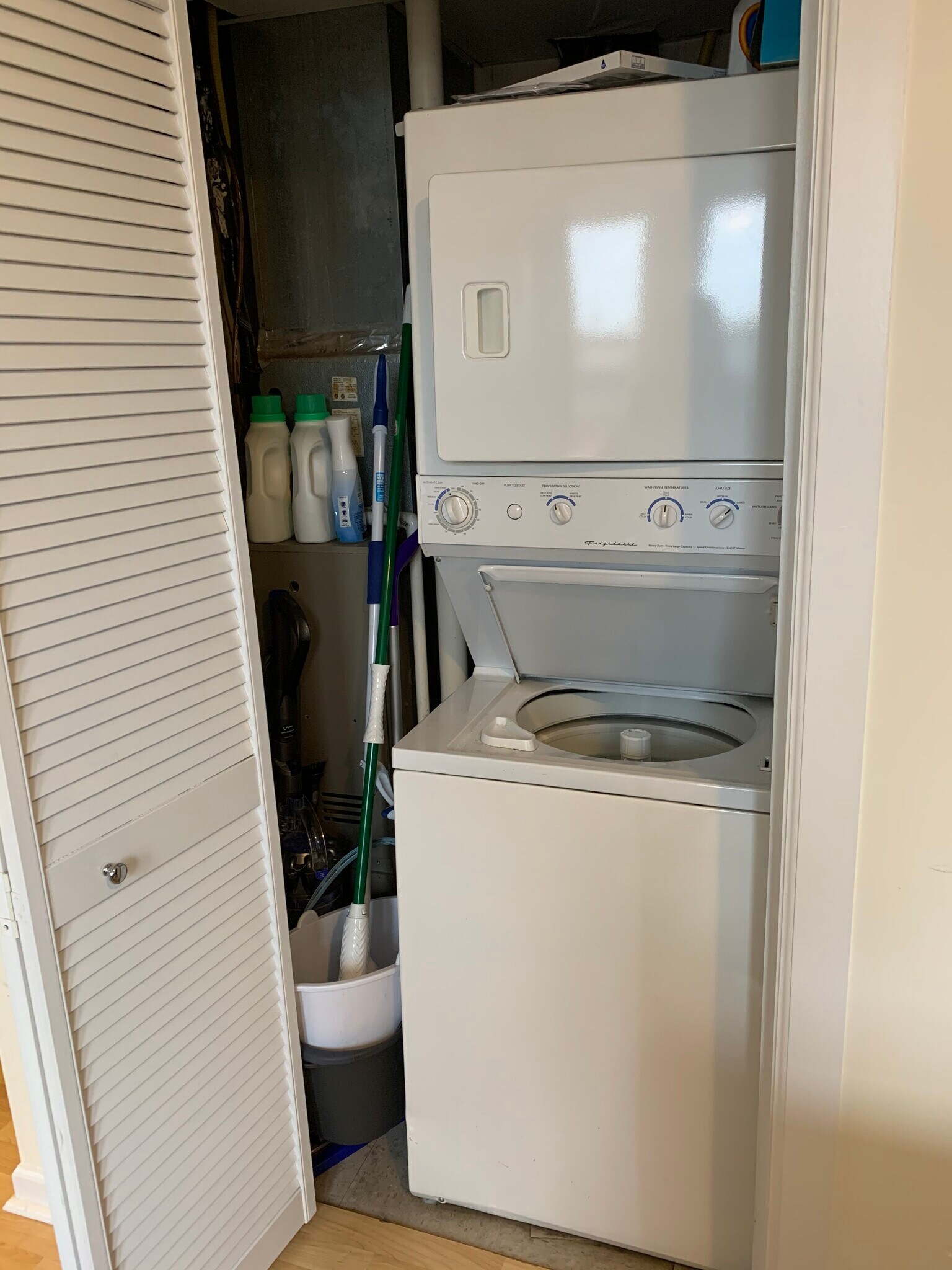 washer dryer - 1248 Federal St