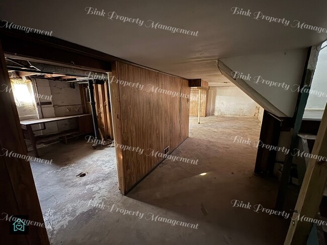 Building Photo - 17390 Waltham St