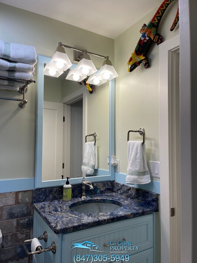 Building Photo - 880 Wading Bird Rd