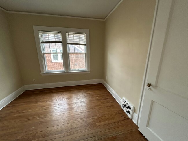 Building Photo - 95 Ahrens St