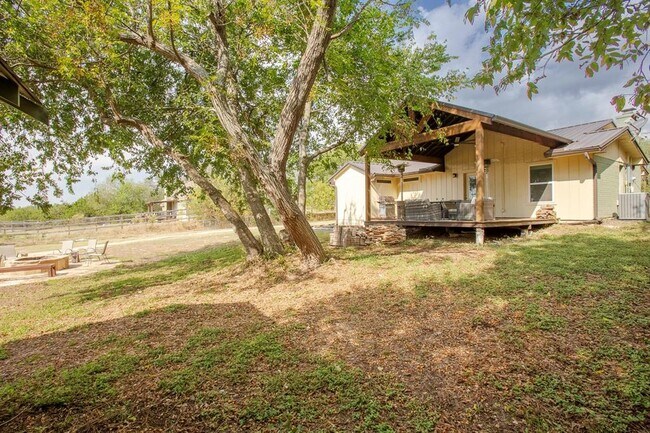 Building Photo - 301 Judy Dr