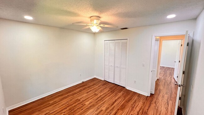 Building Photo - 23 Winding Woods Trail