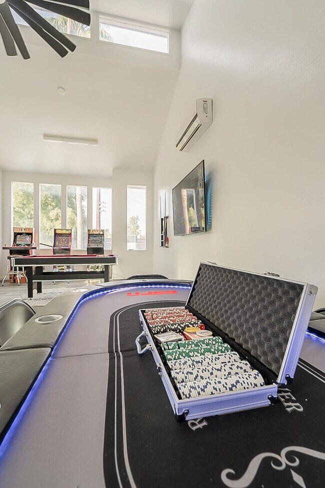 Building Photo - 2534 N 87th Way