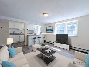 Building Photo - 160 N Beacon St