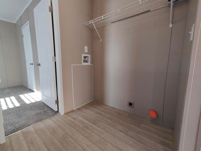 Building Photo - 4609 Rainbow Ln