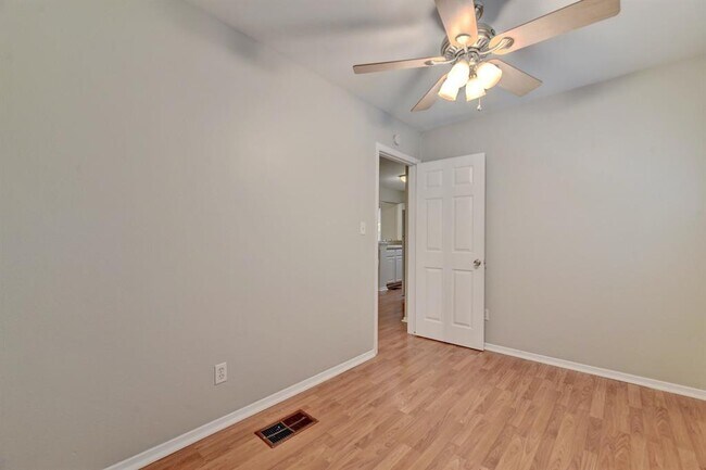 Building Photo - 2712 Whitis Ave