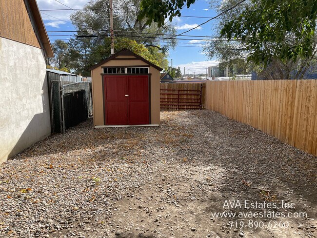 Building Photo - 516 W 9th St