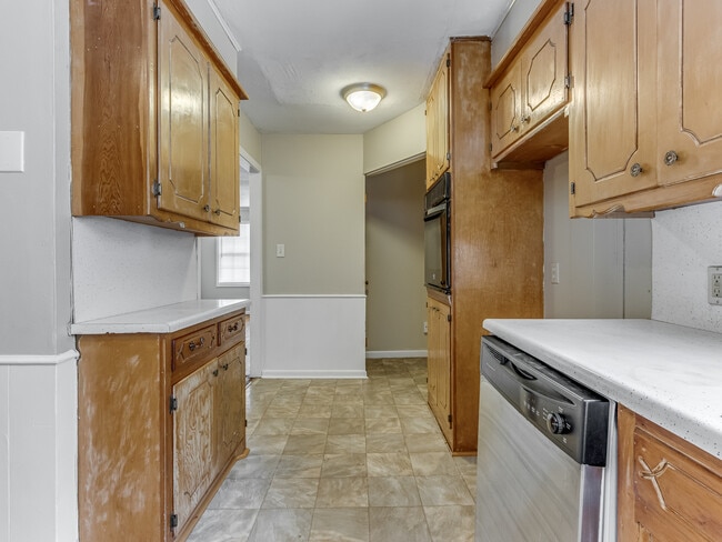 Building Photo - 2609 Mickey Rd