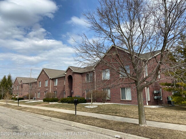 Building Photo - 322 Pere Marquette Dr