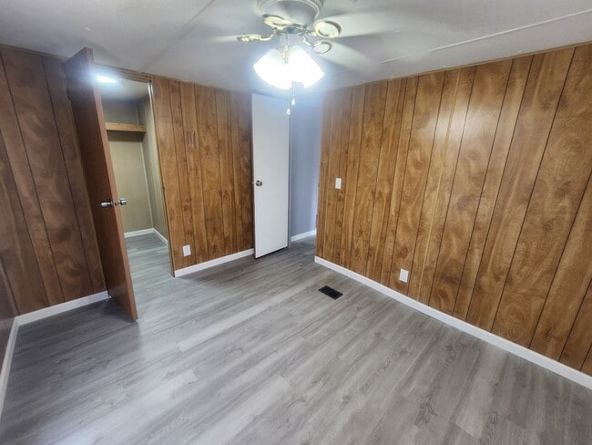 Building Photo - 3 Bedroom, 2 Bathroom Rental NOW Available!