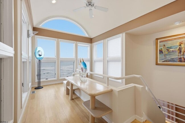 Building Photo - 119 S 11th Ave