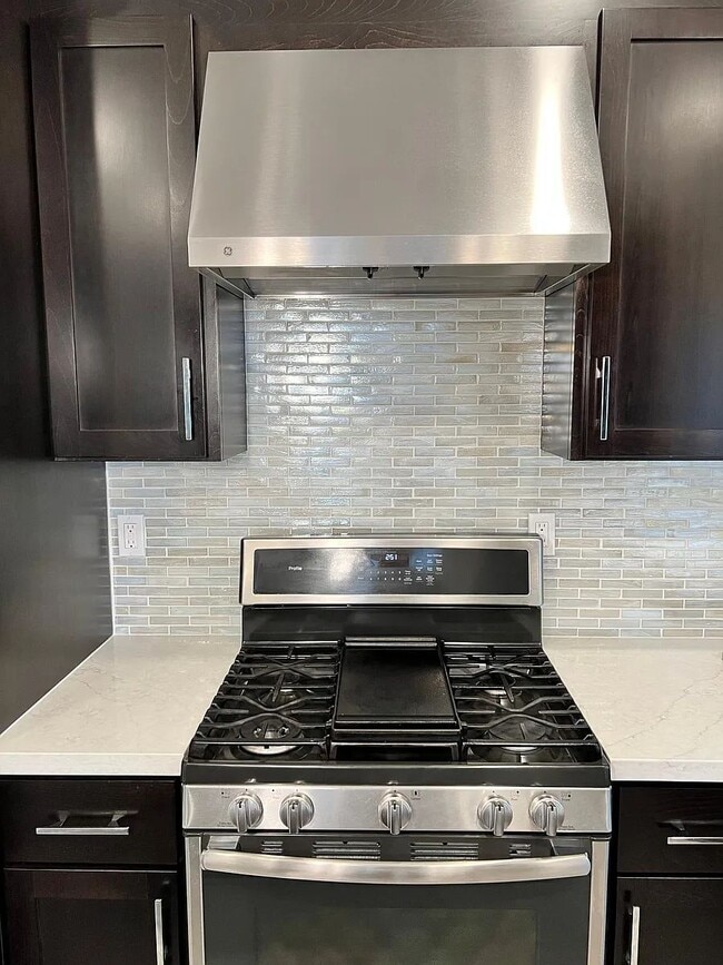 Building Photo - 121 Stevenson Blvd