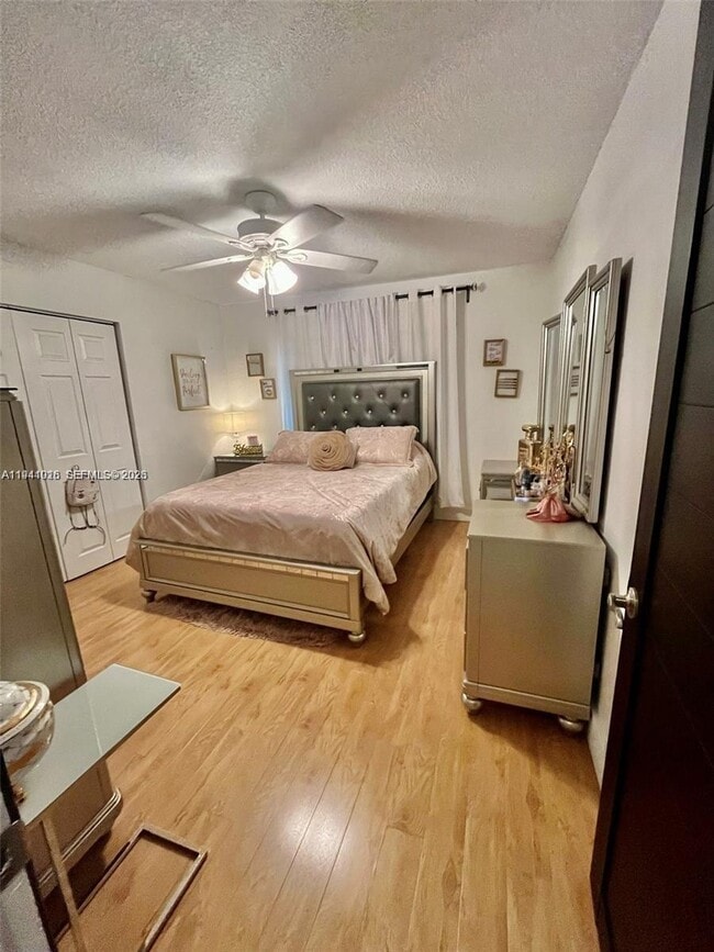 Building Photo - 4872 SW 140th Ave