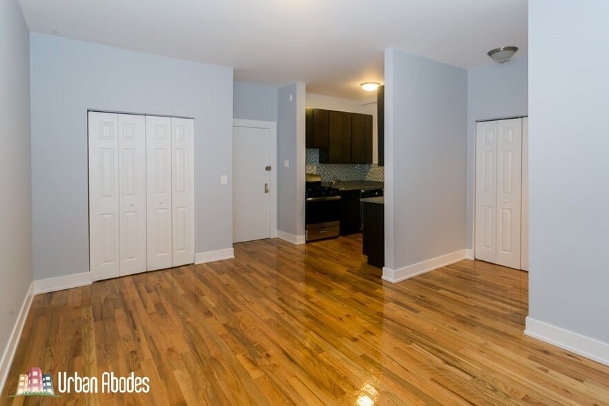 Building Photo - 4847 N Damen Ave