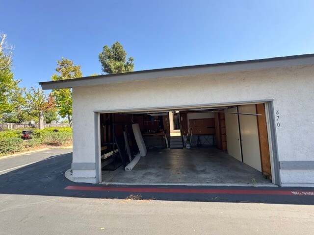 Building Photo - 670 Kumquat Way