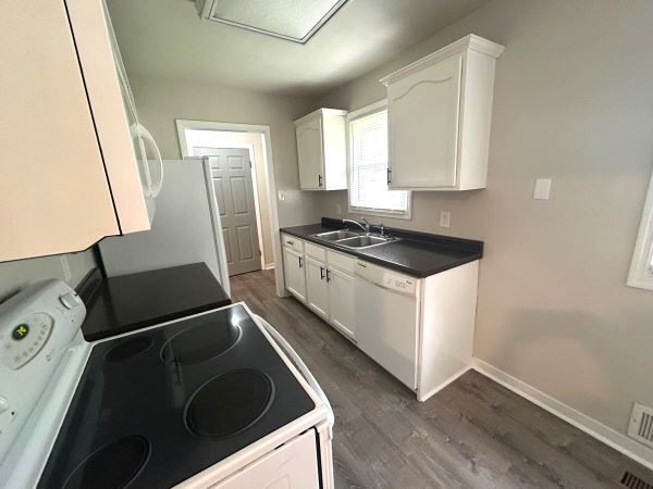 Building Photo - Oak Ridge 3bd/1ba Ranch