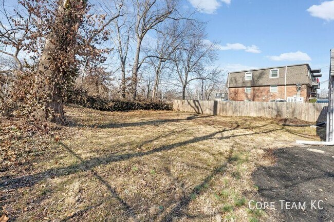 Building Photo - 3906 Booth St