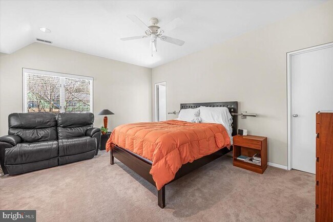 Building Photo - 4838 Drummond Ave