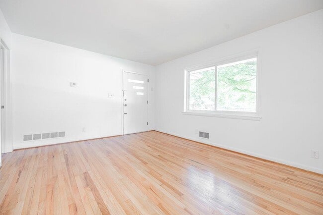 Building Photo - 119 Driftwood Pl