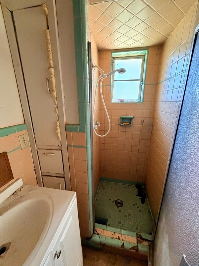 Building Photo - 460 Rogers St NW