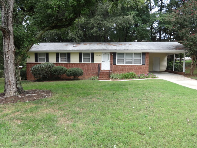 Primary Photo - Ranch Style House! Lawn Maintenance Includ...