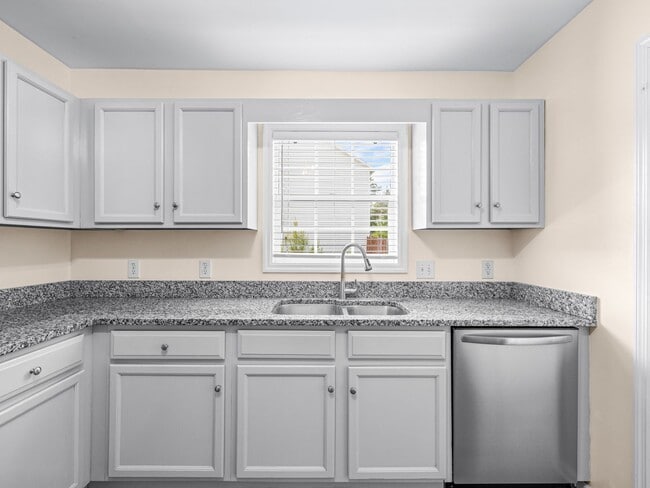 Building Photo - Aragona Village