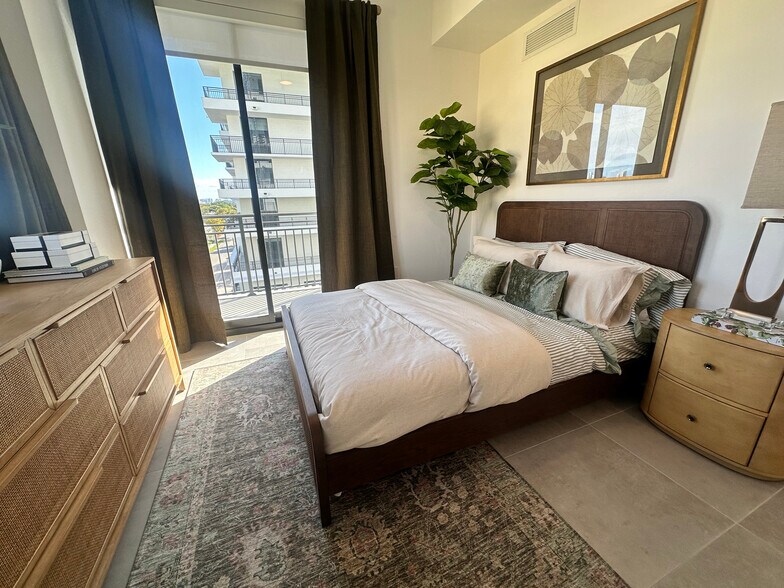 Building Photo - 2029 Monroe St