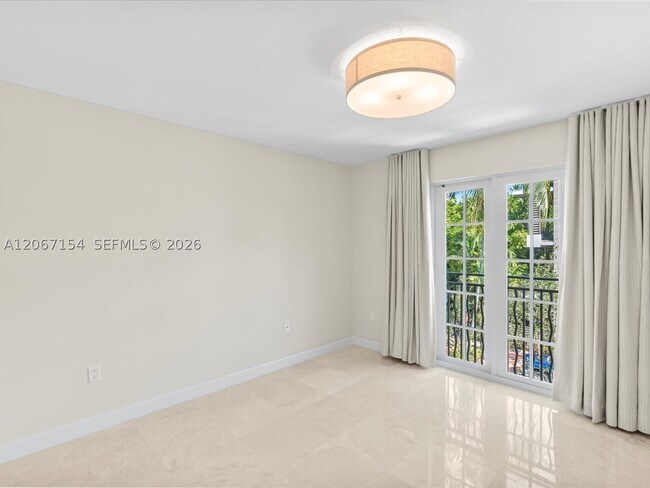 Building Photo - 730 3rd St