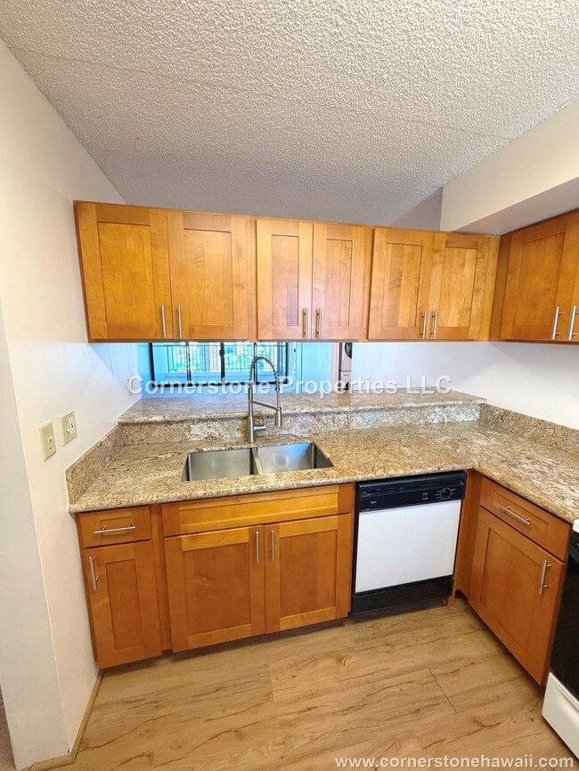 Building Photo - 990 Ala Nanala St