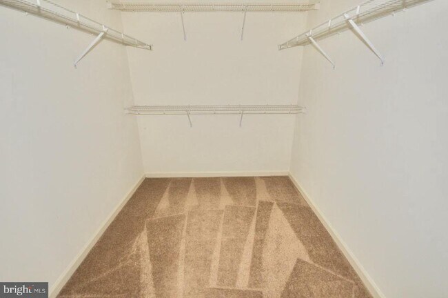 Building Photo - 5 Bridle Ct