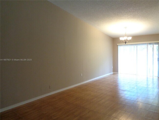 Building Photo - 811 SW 12th Pl