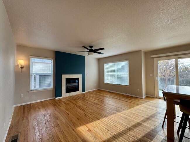 Building Photo - Beautiful & Updated 4 Bedroom / 3.5 Bath Home – Available Now!