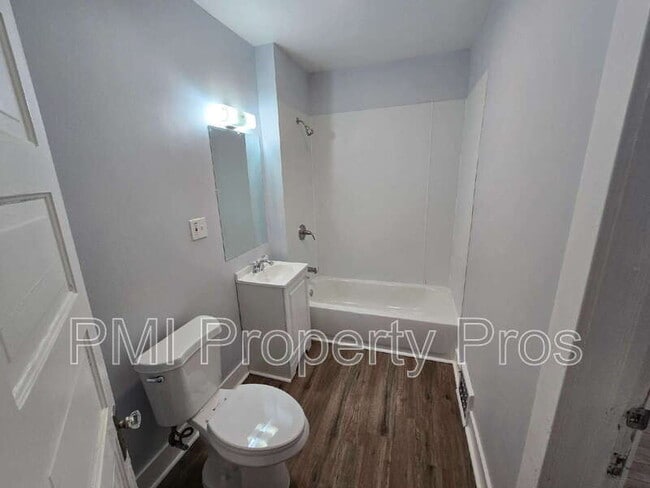 Building Photo - 3111 W Walnut St