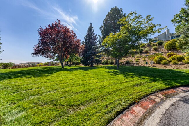 Building Photo - 2320 Overlook Ct