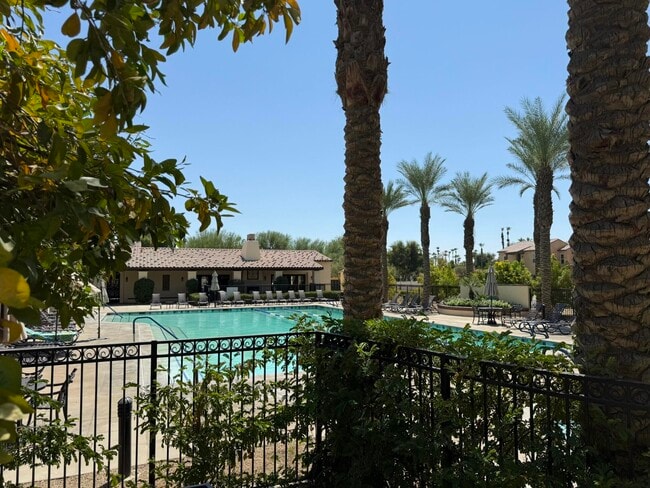 Building Photo - 250 Paseo Bravo