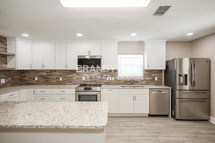 Building Photo - 3555 Barbizon Ct