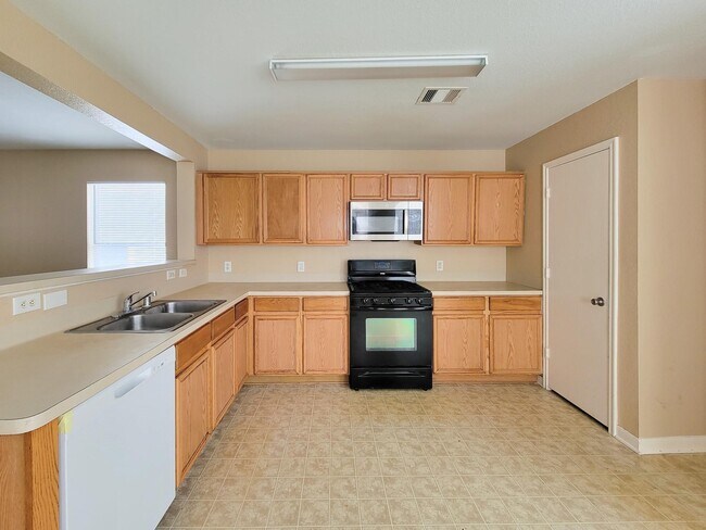 Building Photo - 8106 Arrington Forest Ln