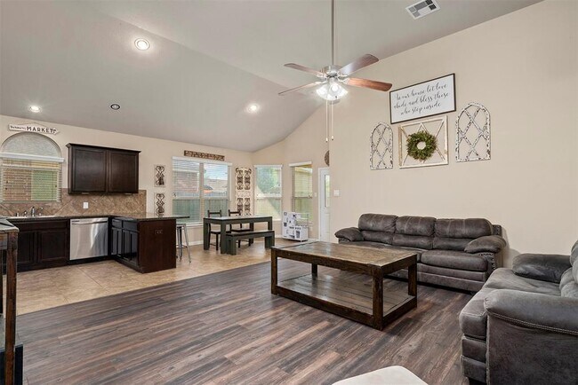 Building Photo - 22538 Valley Canyon