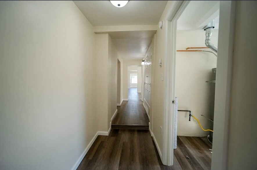 Building Photo - 315 Atrisco Dr SW